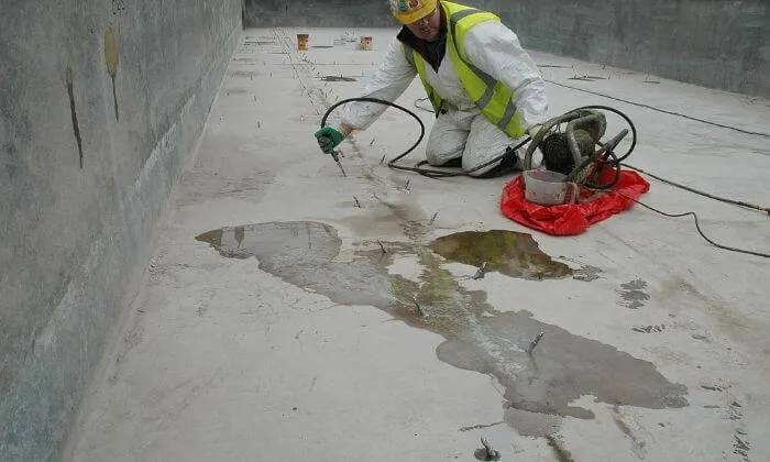 حل مشكلة المياه في البدروم - شركة عوازل الصفرات- لعزل الاسطح والفوم كشف  تسربات المياه بالرياض