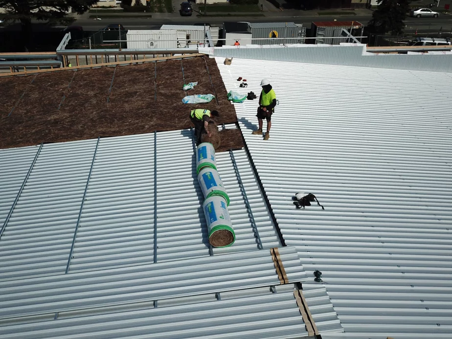 ما هو أفضل عازل مائي للسقف